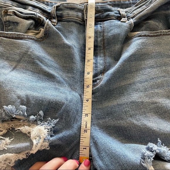 American Eagle- Women’s Slim Straight High Rise Very Distressed Jeans, 14S - Picture 9 of 10